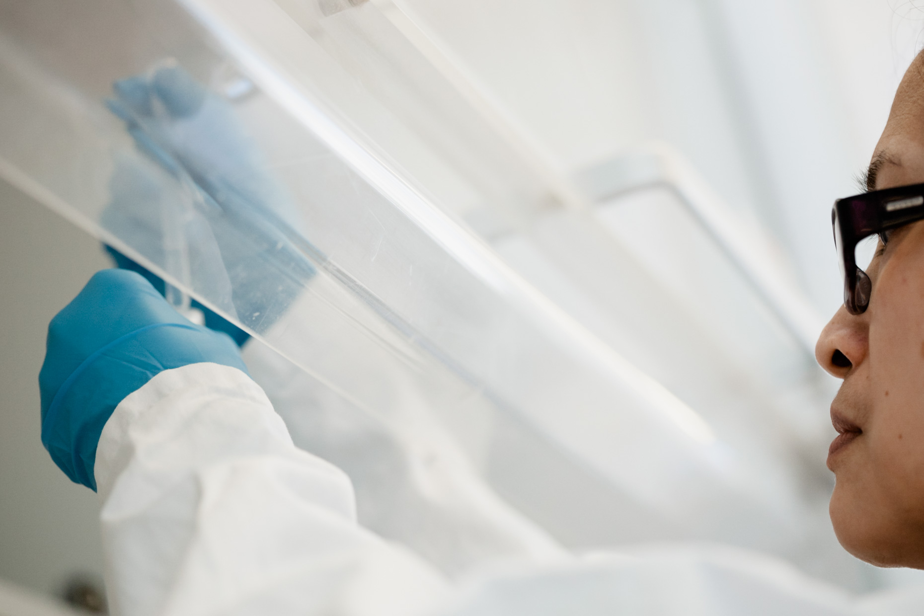 Authentic corporate pharma photography © Ilja C. Hendel